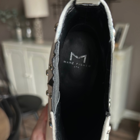 Marc Fisher White Yente Chelsea Boot Western, Stud Accents, Scalloped Stitching - Picture 9 of 10